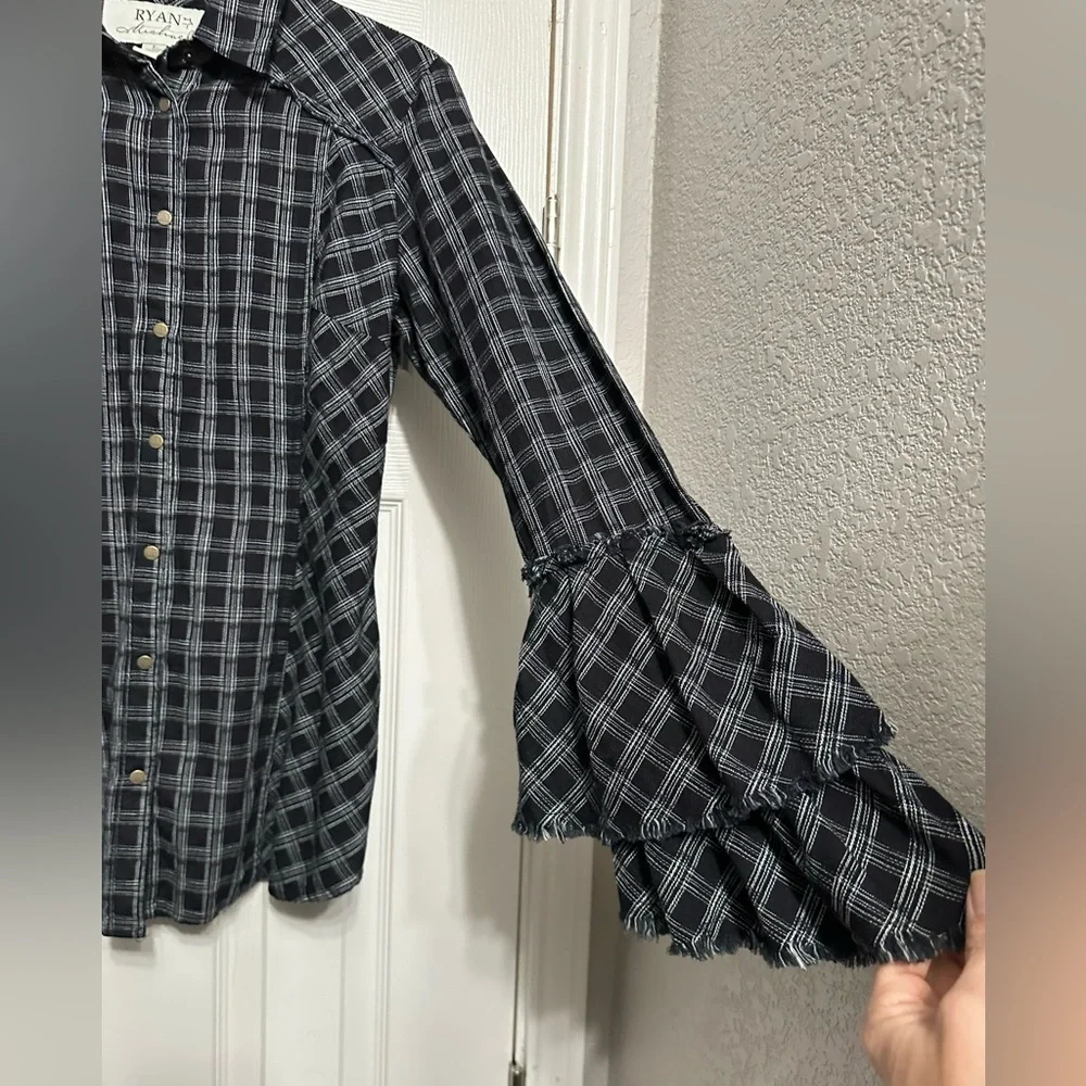 Crow & White Plaid Tier Bell-Sleeve Button-Up - Picture 4 of 11